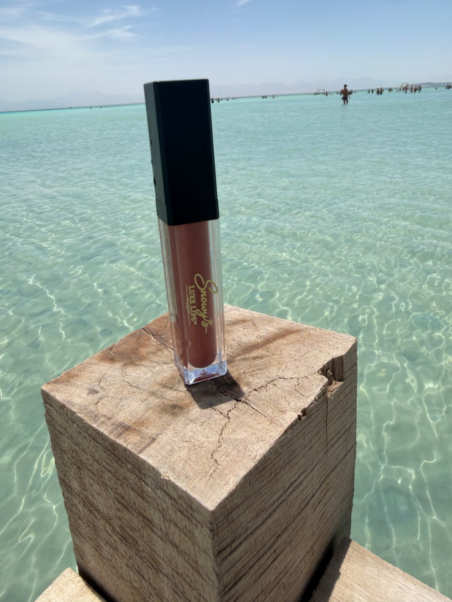 Snowy’s luxe lips singles